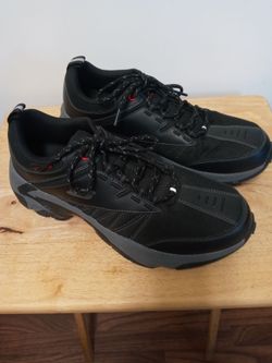 MEN'S SKECHERS TENNIS SHOES