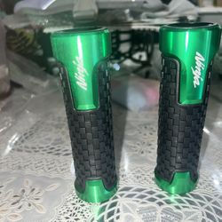 7/8" 22mm CNC Aluminum Motorcycle Handlebar Grips