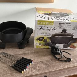 Electric Fondue Pot With 8 Colored Fondue Forks 