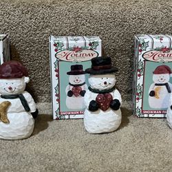 Holiday Collections Christmas decor Snowman set of 3 New resin carved look