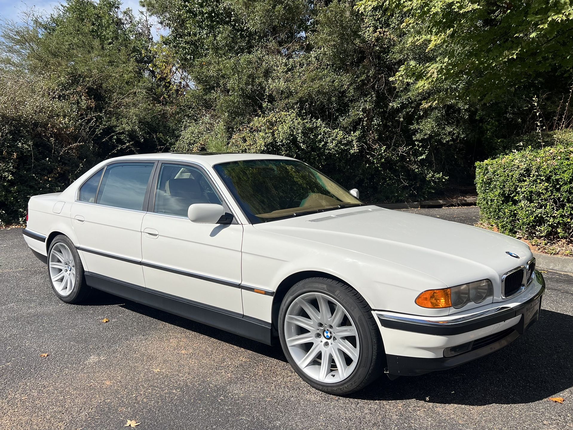 1999 BMW 740iL
