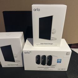 New Arlo Essential XL Outdoor Camera 2nd Gen 3 Pack With 4 Mo Subscription With 2 Solar Panel Chargers