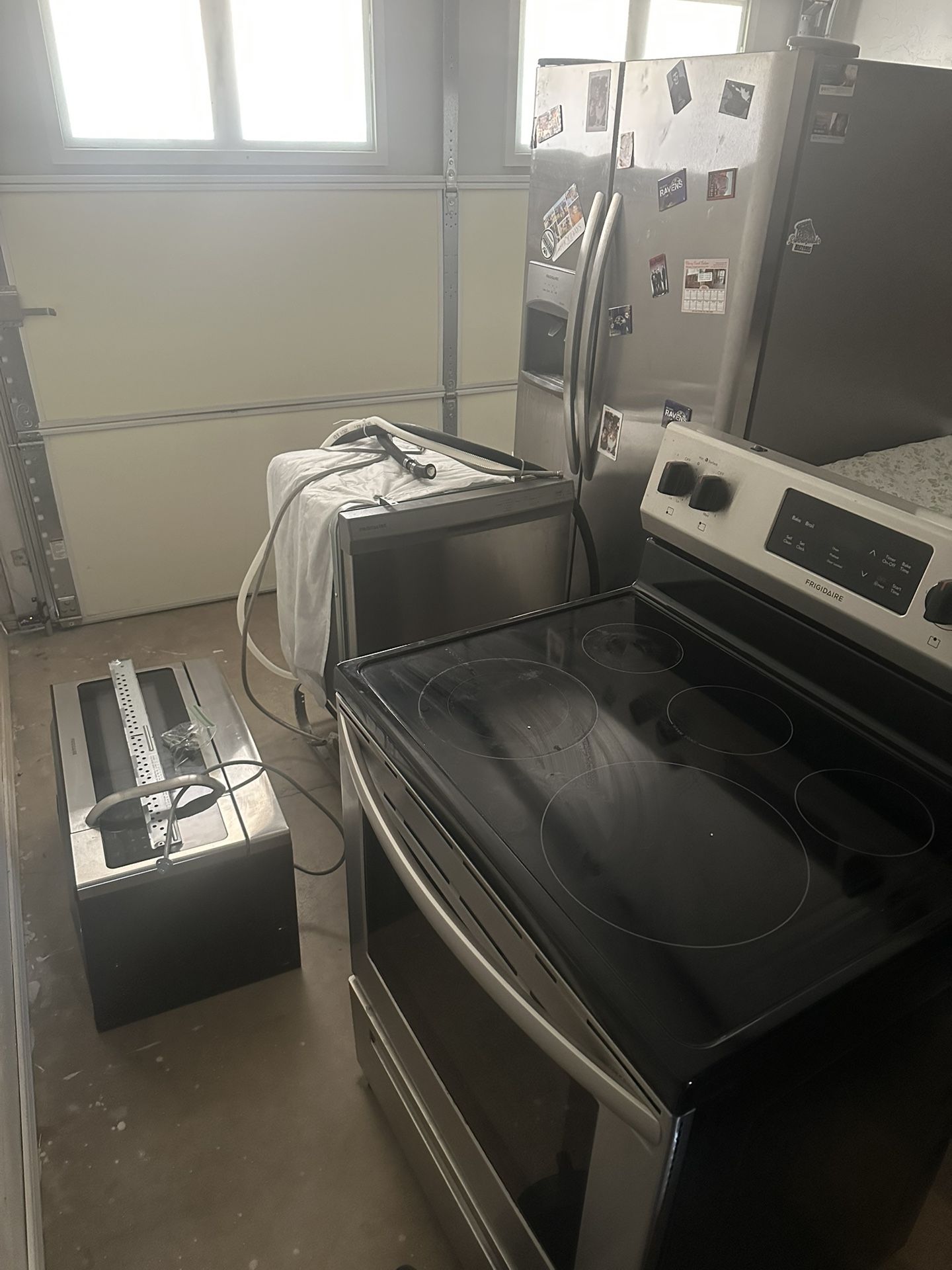 FRIGIDAIRE KITCHEN SET (fridge, oven, microwave, dishwasher)