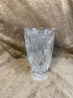 Vintage Vase ~ Lead Crystal ~ Pinwheel Pattern with Scalloped Stand & Edges ~ 7"