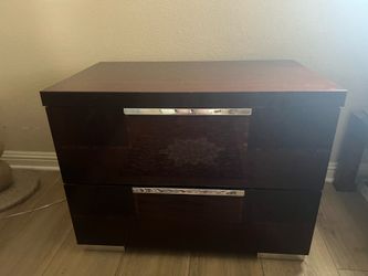 Bedroom dresser with 2 matching night stands