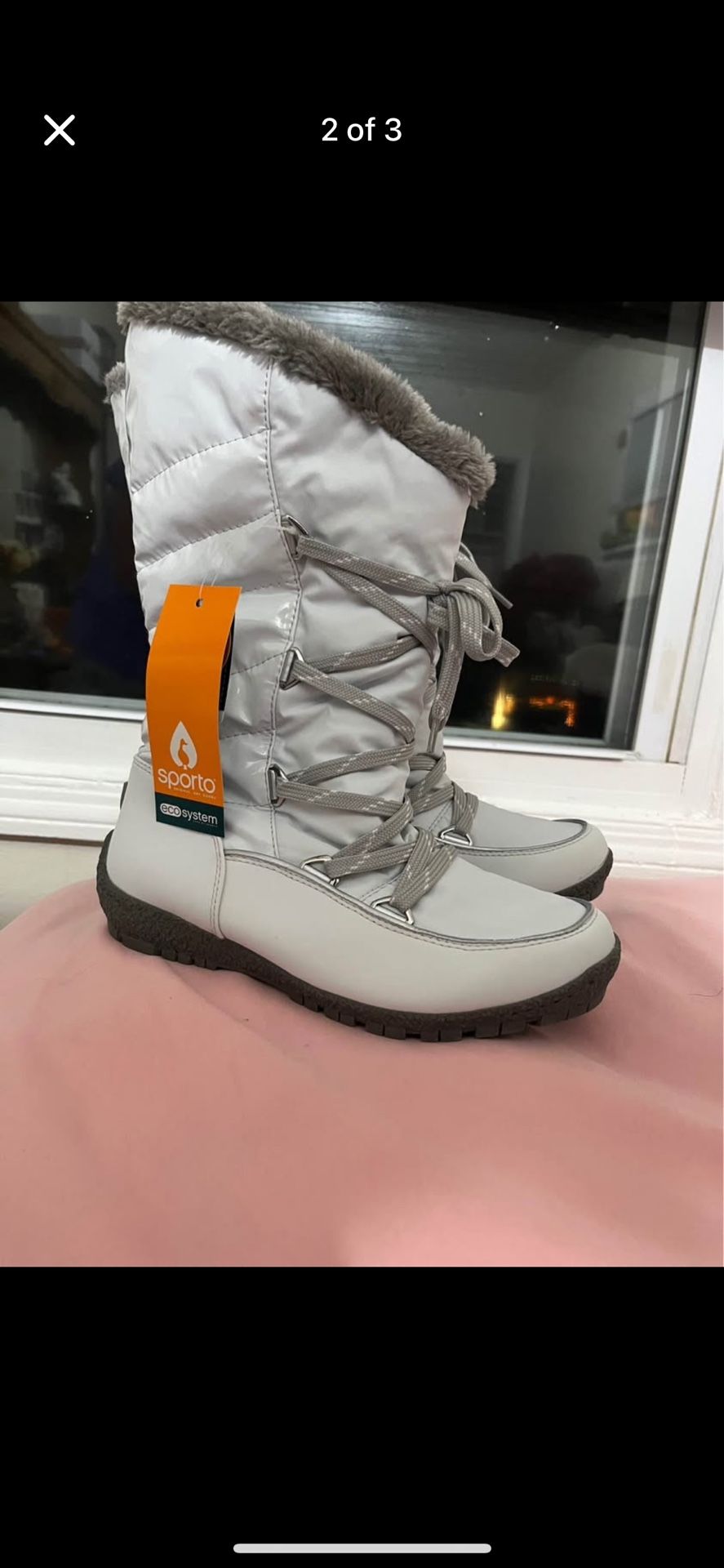 Woman’s Snow Boots Size 8