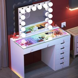 Vanity W/bluetooth Mirror