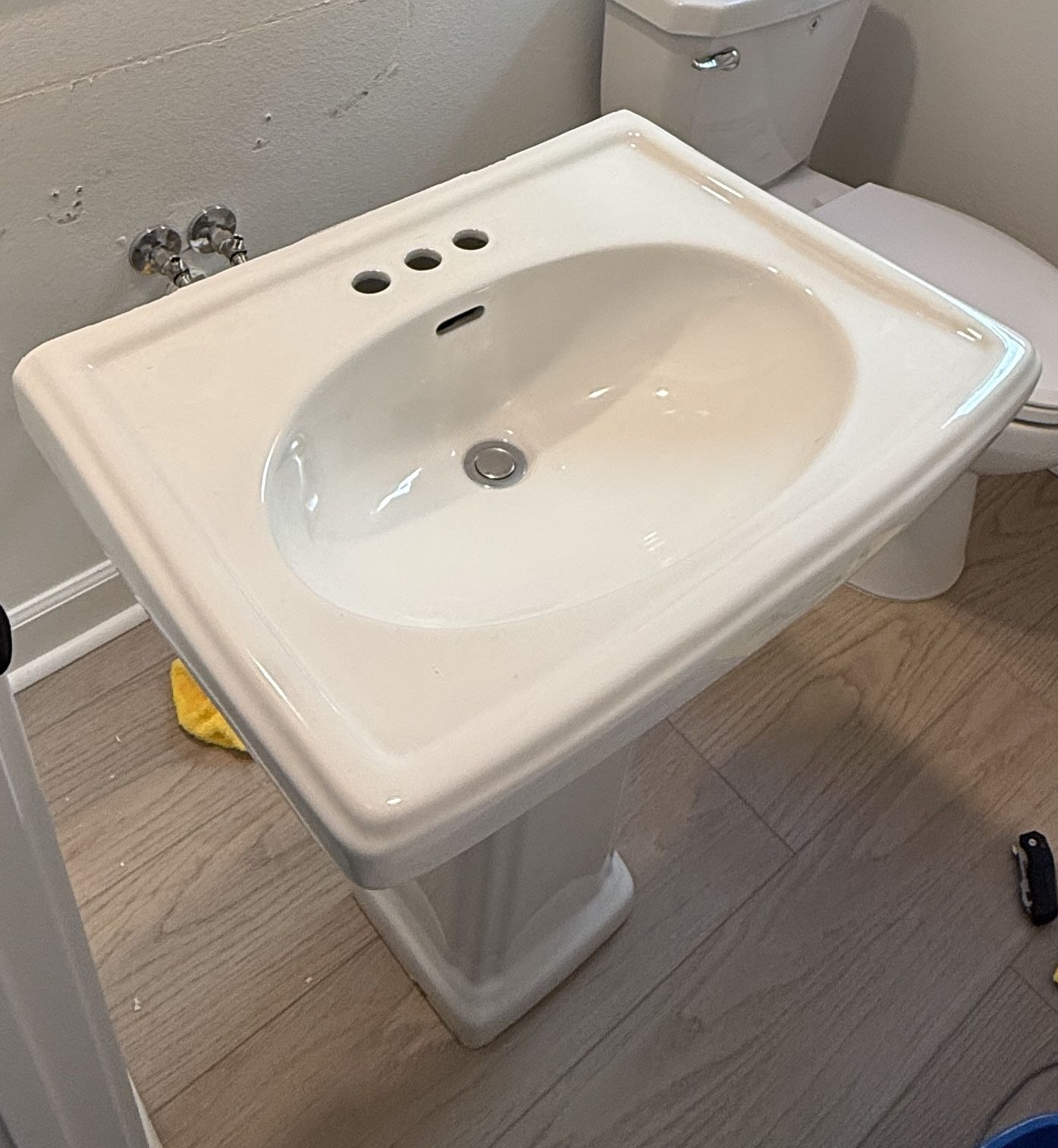 Pedestal Bathroom Sink - Like New