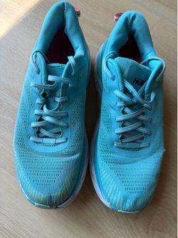 Hoka One One Bondi 7 running shoes in the "Aquarelle / Eggshell Blue" colorway