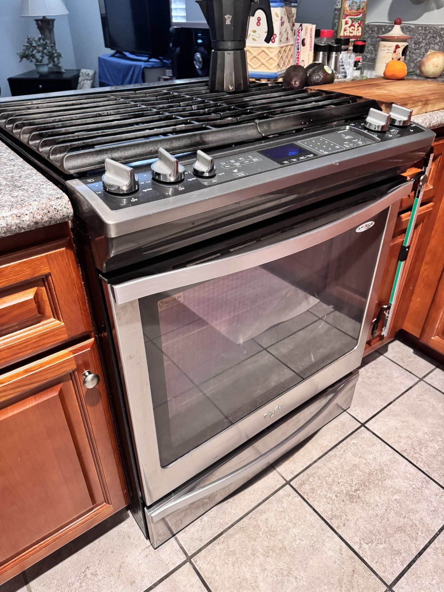 WHIRLPOOL STOVE & REFRIG