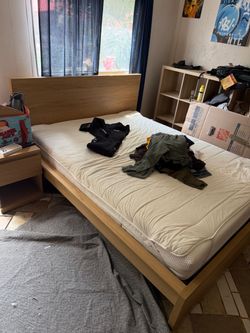 Bed frame Queen