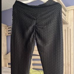 NEW 3 Pzs Set Black Large Sports (Leggings,Tank,jacket) SALE SALE $15 Set 🍀