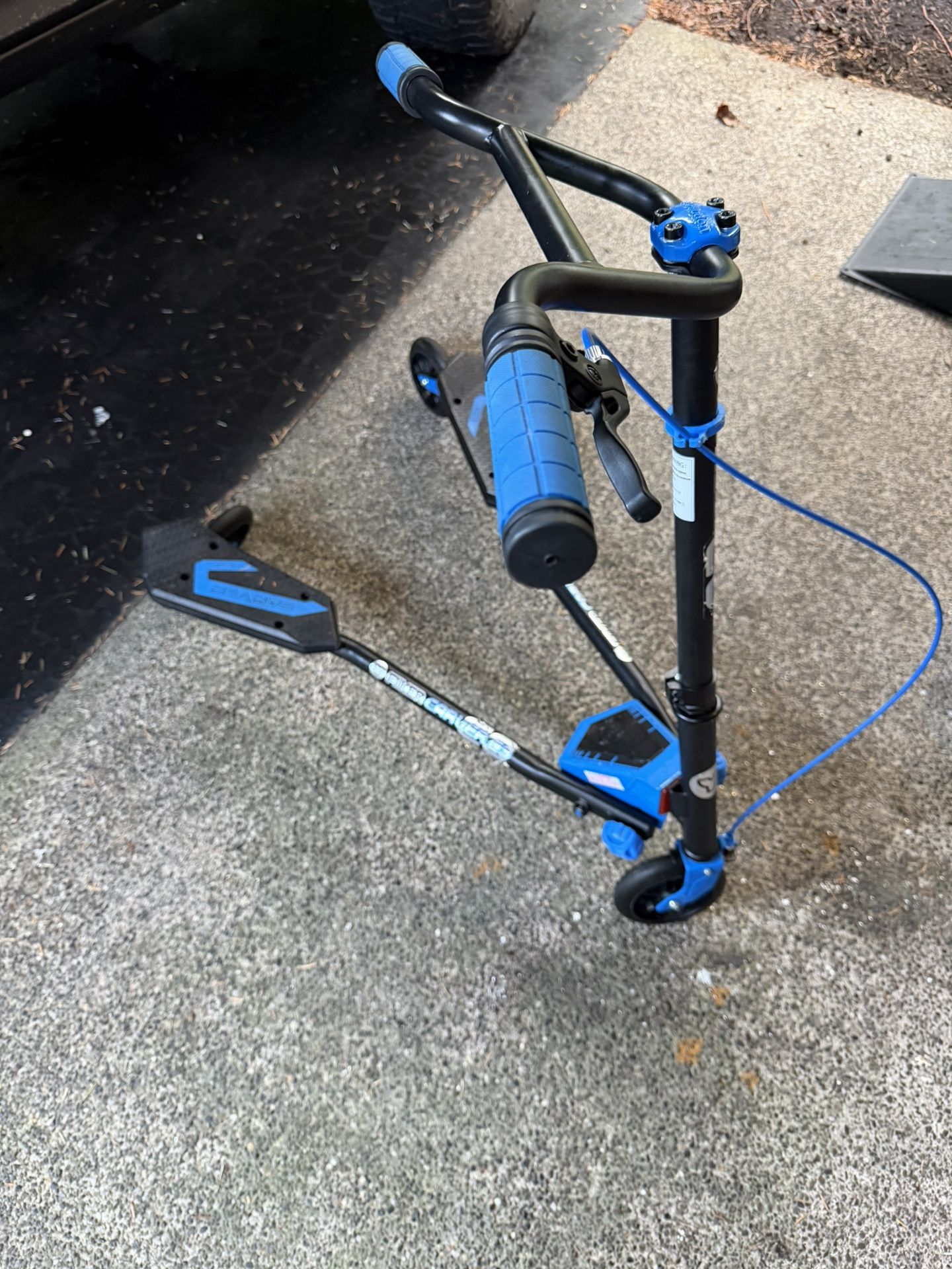 Fliker Wiggle Scooter