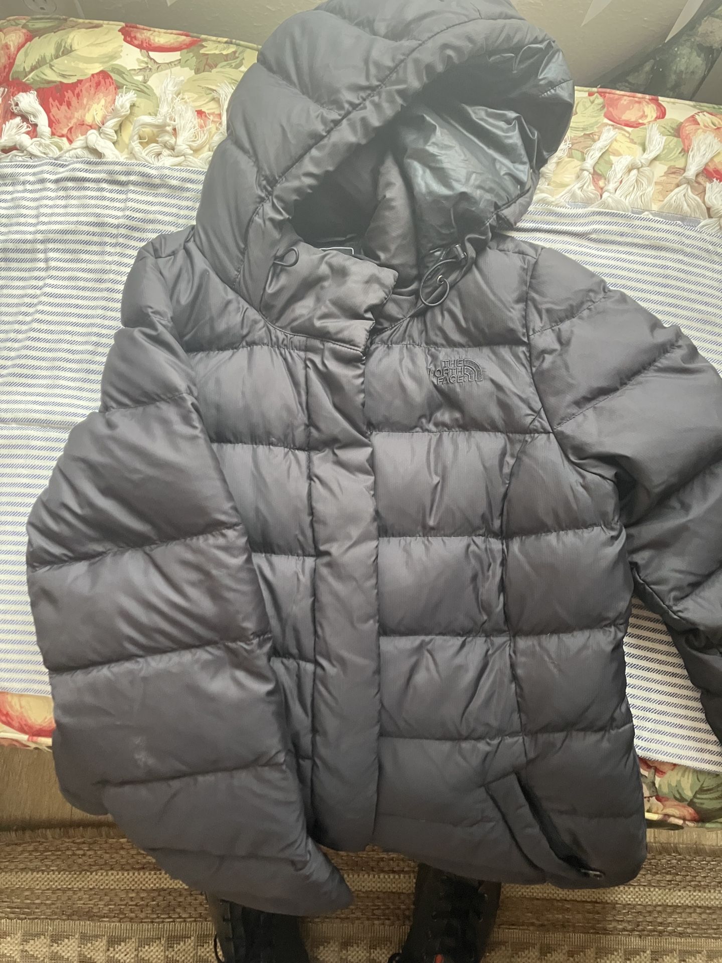 Patagonia Puffer Jacket Women’s Size M