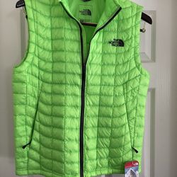 NEW NORTHFACE THERMOBALL VEST WITH TAG
