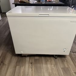 Insignia Freezer 10 Cu. f