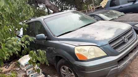 Honda Pilot SUV – running and driving