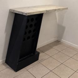 Entry Table/ Bar 