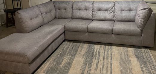 Gray Ashley Furniture 2pc Sectional w/chaise