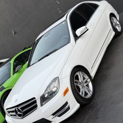2014 MERCEDES BENZ C250 SPORT SEDAN 90k MILES!