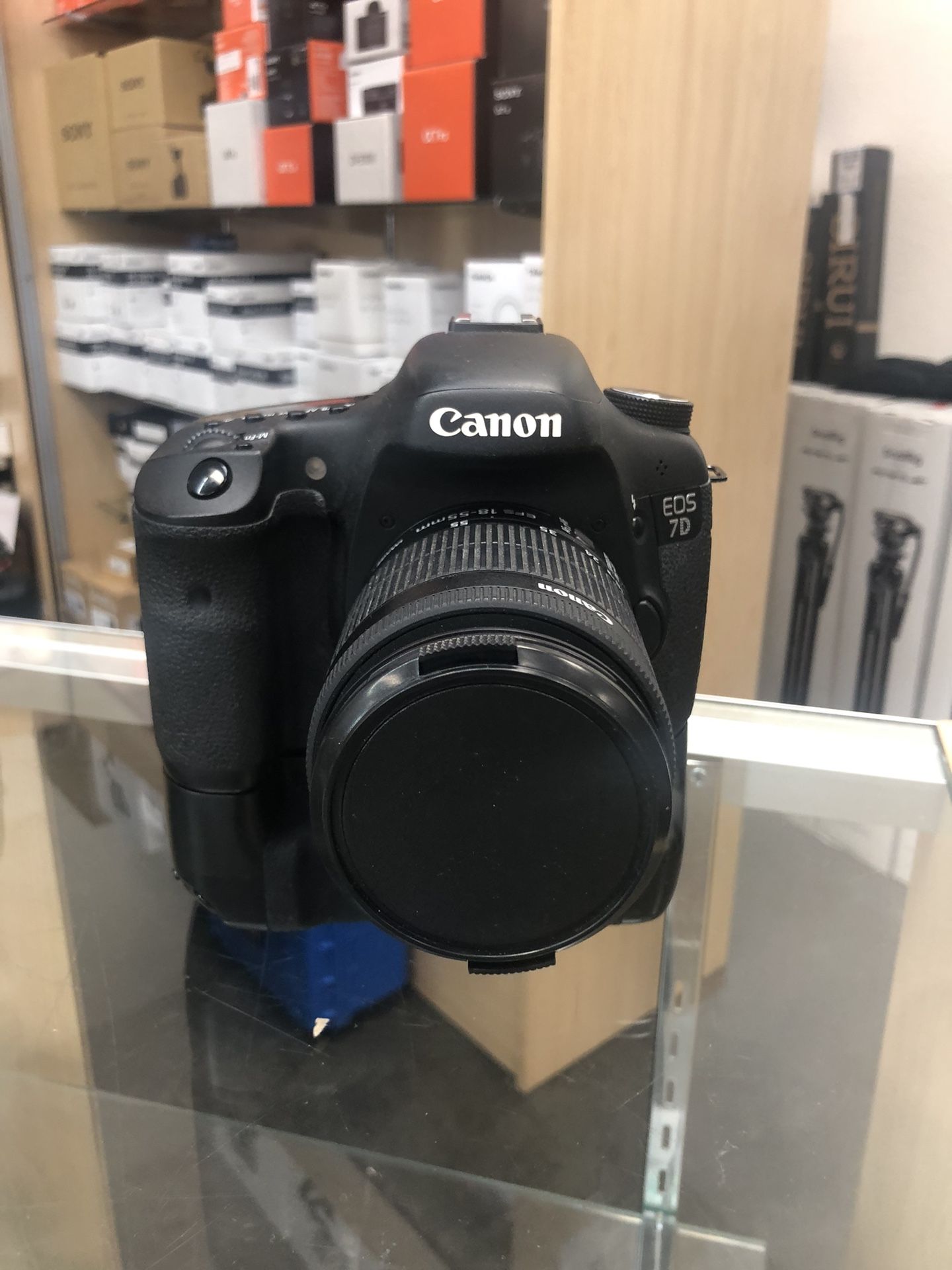 Canon EOS 7D With Lens