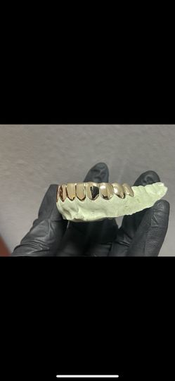 Custom Grillz SILVER / GOLD / MOISSANITE
