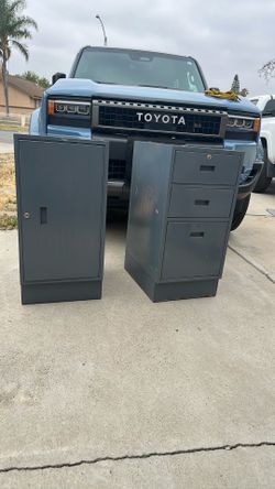 Metal cabinet