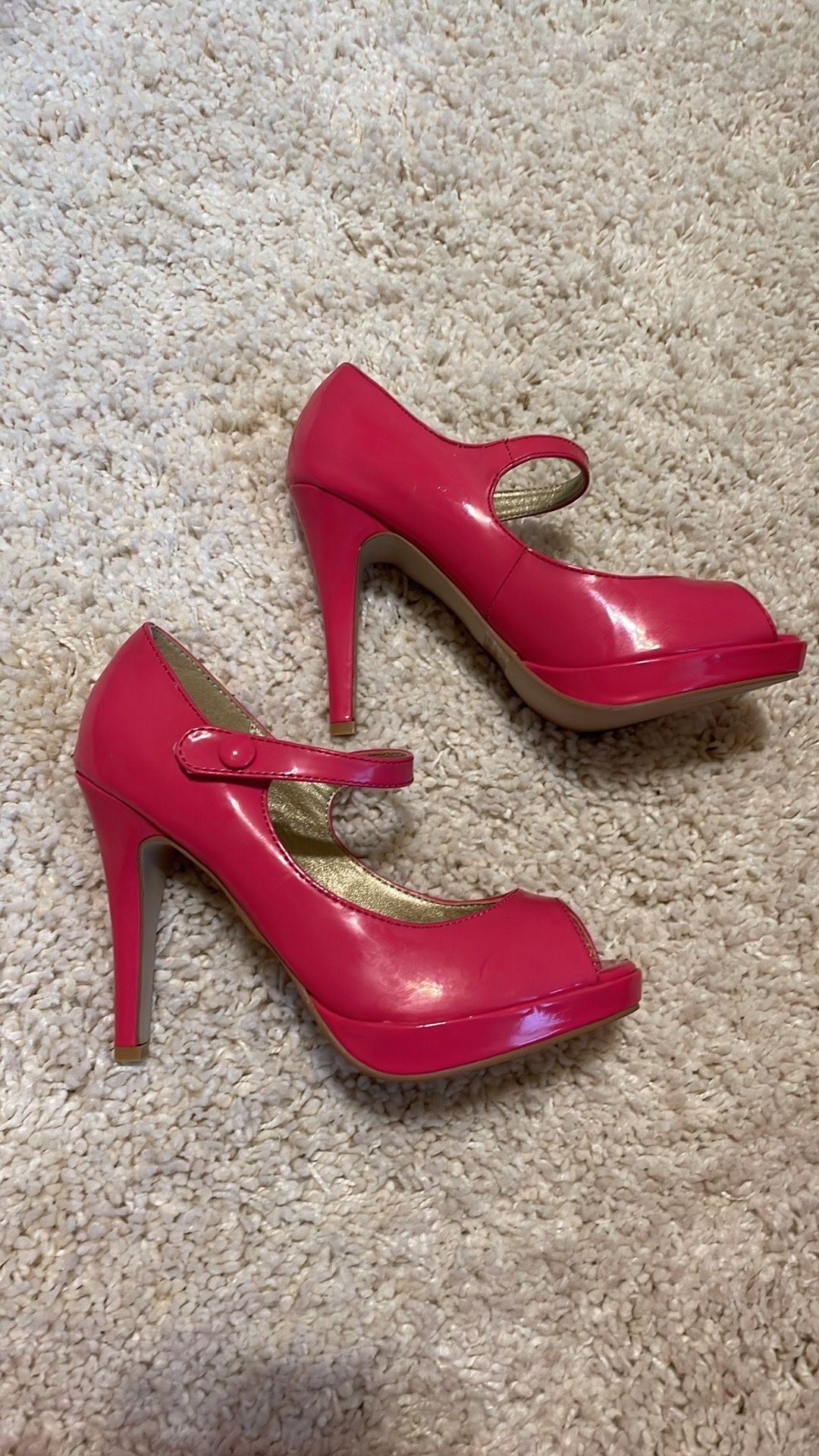 New Charlotte Russe pink shoes open toe heels 4” 