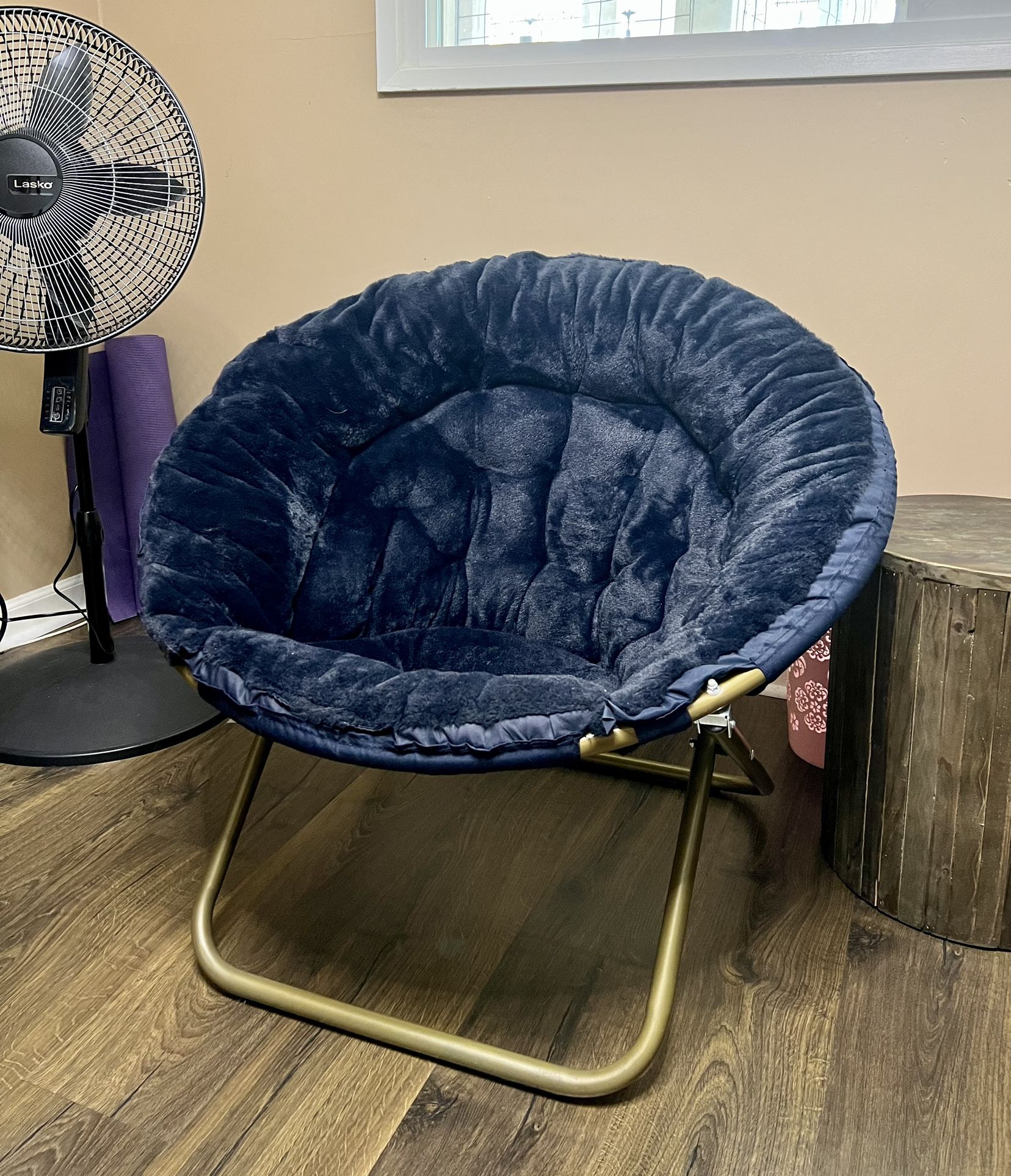 Milliard Cozy Chair/Faux Fur Saucer Chair for Bedroom/X-Large (Navy Blue)