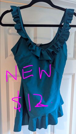 WOMEN'S CLOTHING