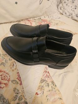 New mens size 11 Perry Ellis portfolio (ultrafoam)