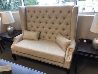 BRAND NEW LOVE SEAT CHAIR