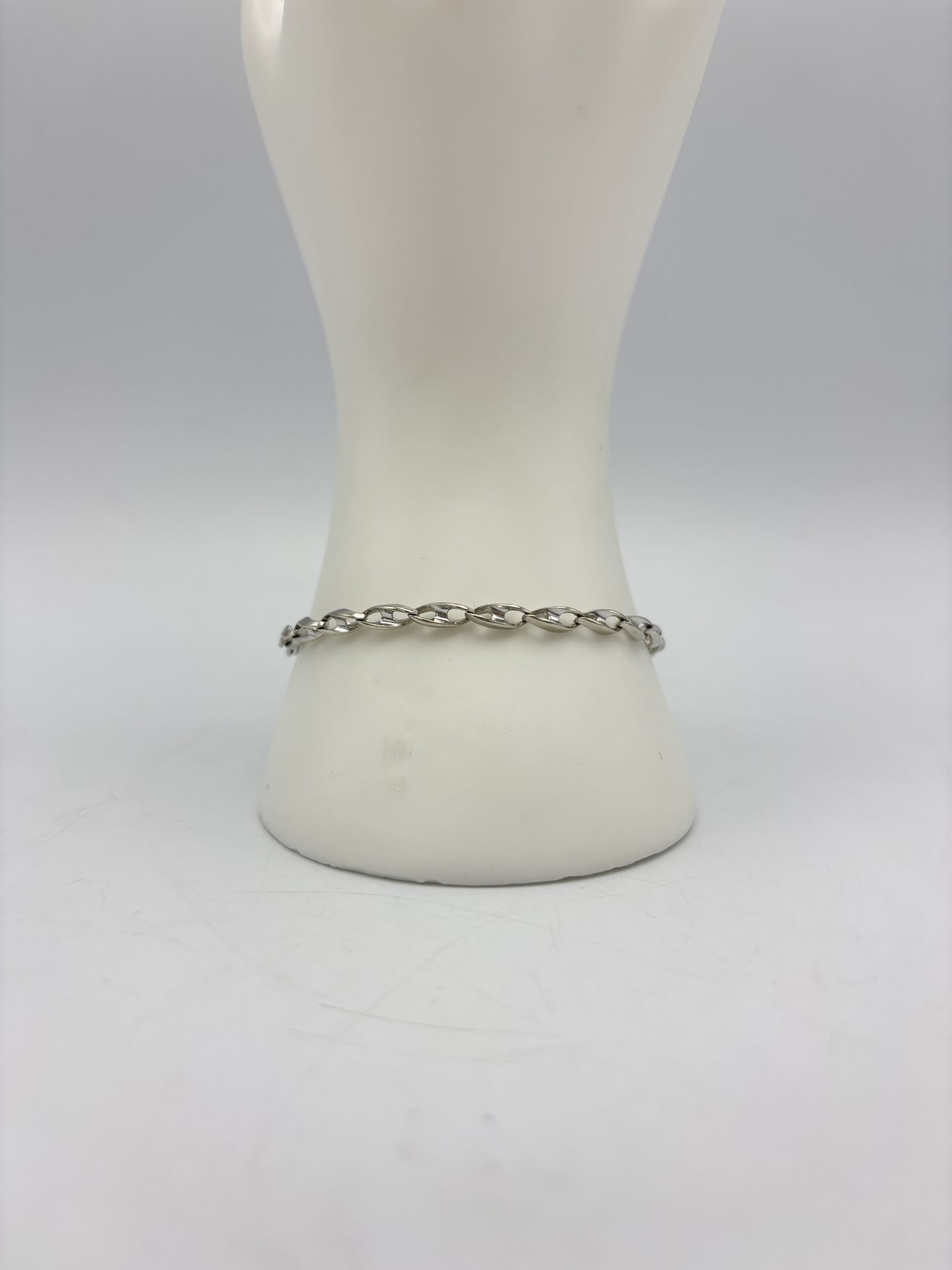 14kt White Gold Link Bracelet