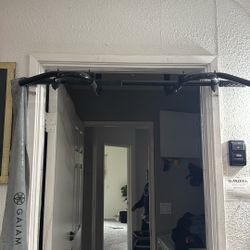 Pull Up Bar 