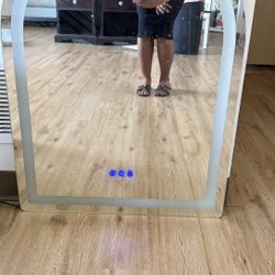 VANITY MIRROR