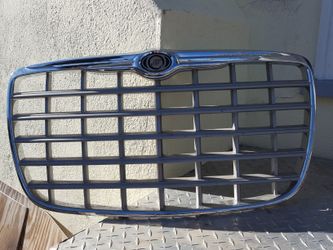 2005 Chrysler Grill OEM