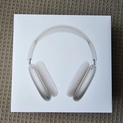 Apple AirPods Max Wireless Over-Ear Headset With Case