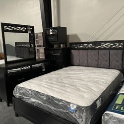 4-piece Queen Bedroom Set Black Color 