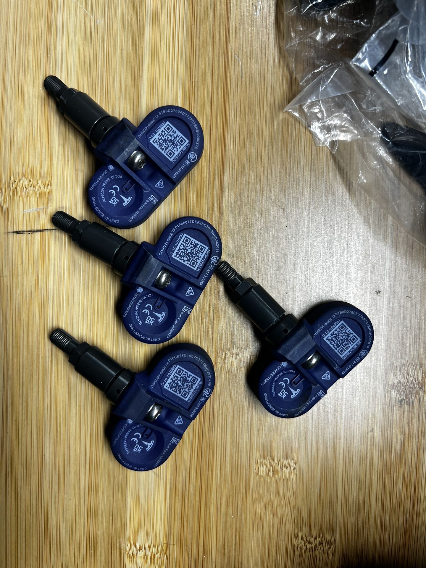 OEM 1490701-01-C Bluetooth TPMS Sensor for Tesla Model 3 S X Y Without Caps