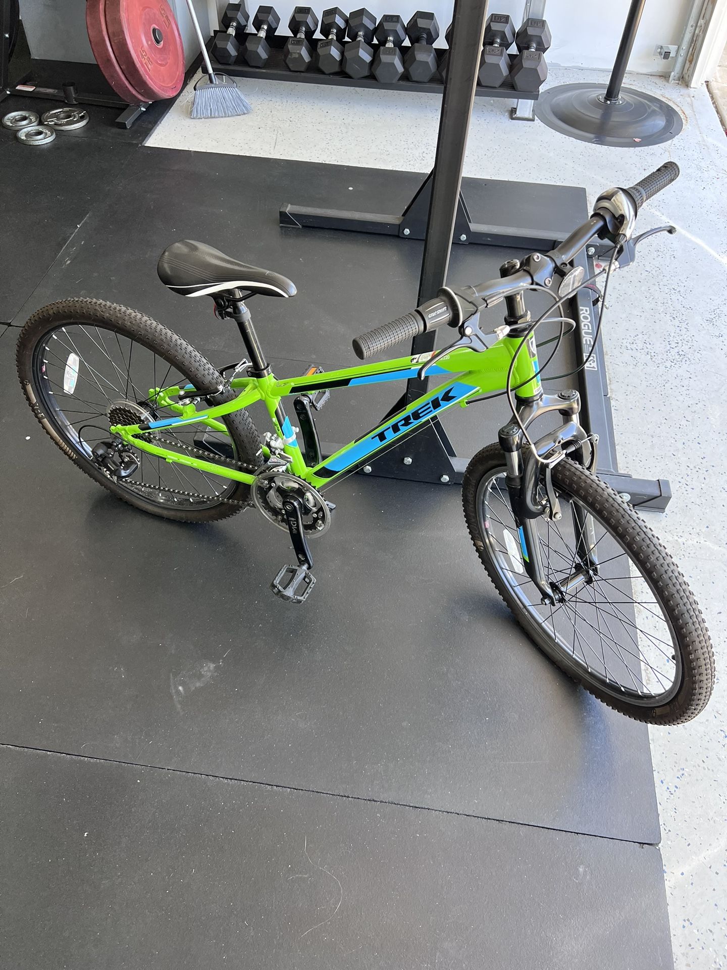 TREK MT220 Aluminum Women's Mountain Bike for Sale in San Diego