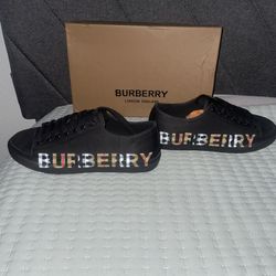 Burberry Black Size 8
