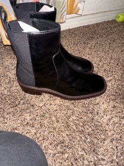 Women’s Tory Burch bouts size 5