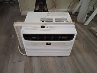 LIKENEW 8000btu AC