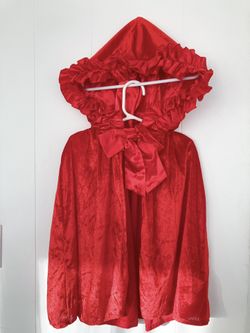Girls velvet red Cape with bow for Halloween Christmas and new year.