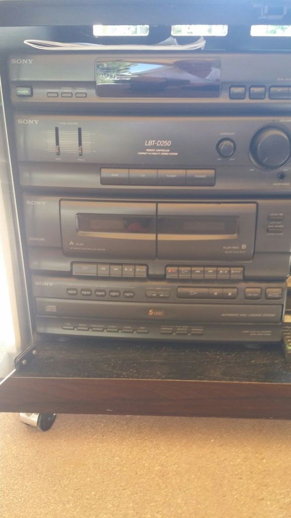 Sony 5disc player LBT 250 with tape player
