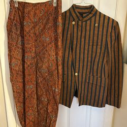 Traditional Indonesian Men’s Batik Clothing 