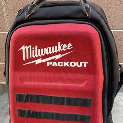 Milwaukee Pack Out Tool Bag 
