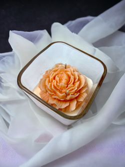 Signature Craft Organic Peony Flower Candle With Peony Aroma