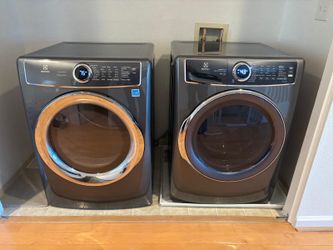 Electrolux Washer and Gas Dryer