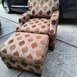 Chair With Ottoman
